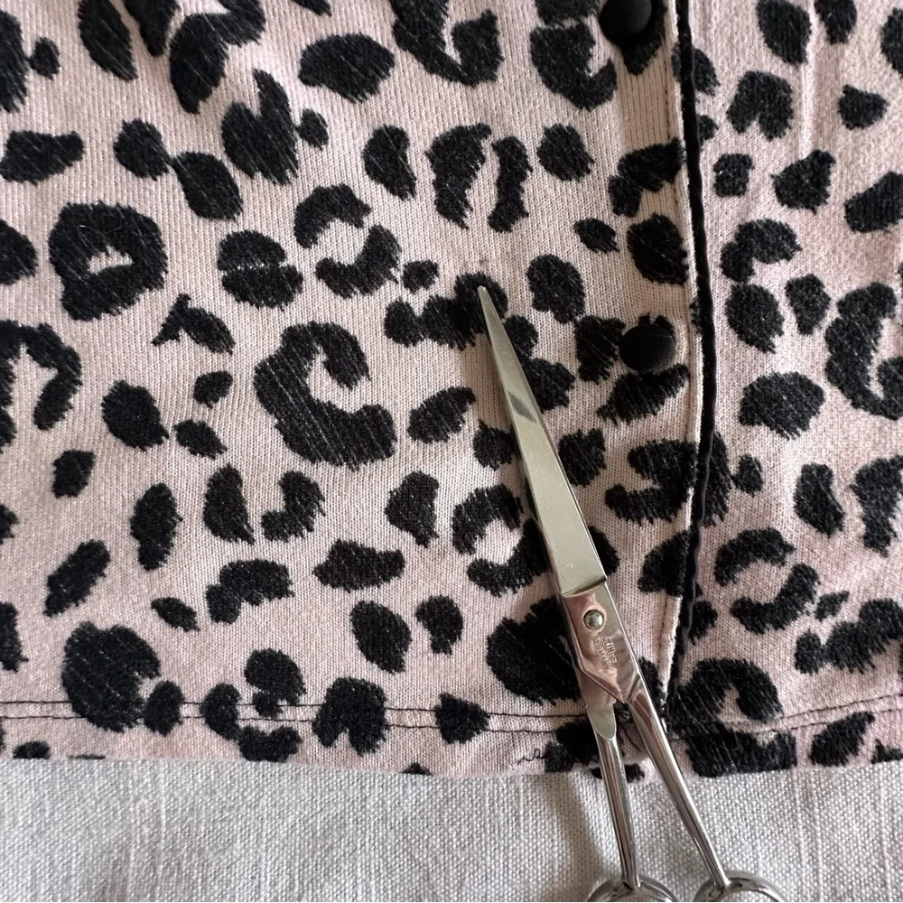 Kate Spade Pajama Top Womens M Pink Leopard Print Long Sleeve Button Up Lounge